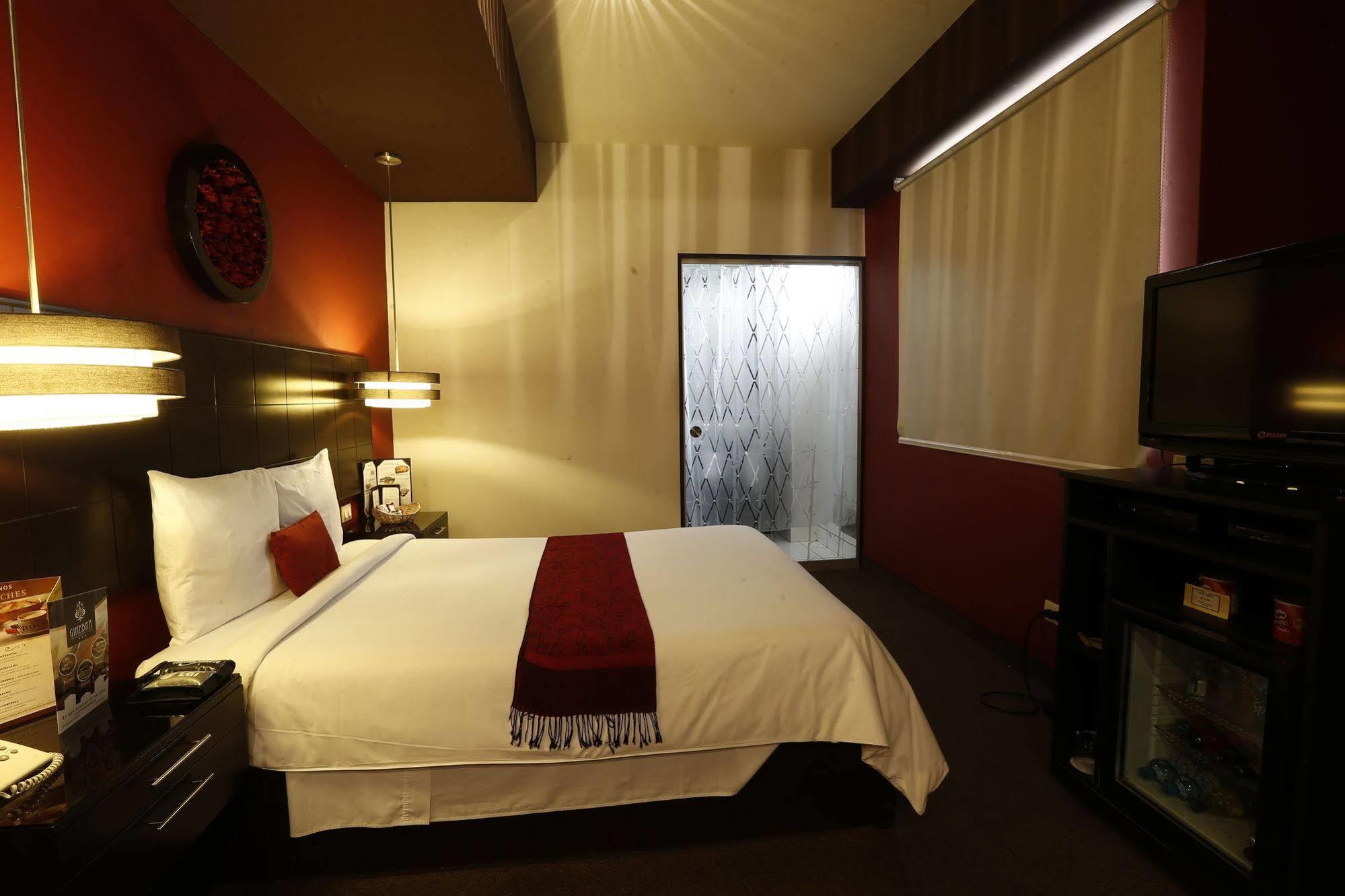 Hotel Ginebra Lima Buitenkant foto